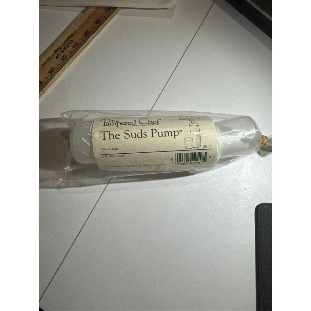 Pampered Chef The Suds Pump, Clear/White, 2517. New